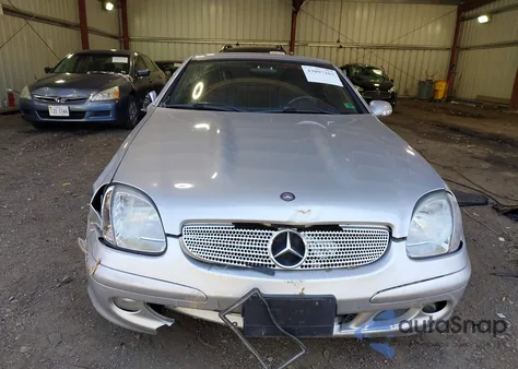 2004 Mercedes-Benz Slk 320 from USA, damaged, VIN WDBKK65F04F304224